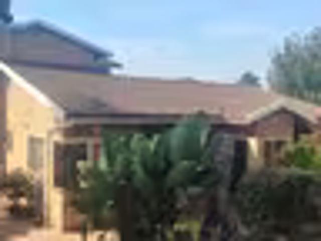 House for sale in Escombe, Queensburgh