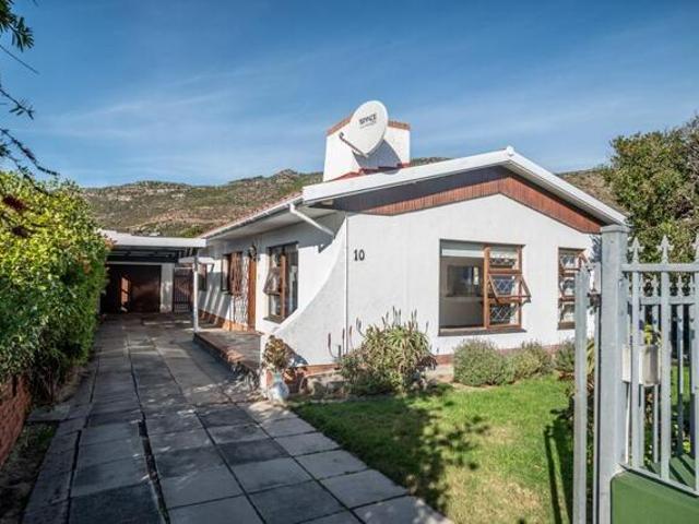 House for sale in Fish Hoek, Western Cape