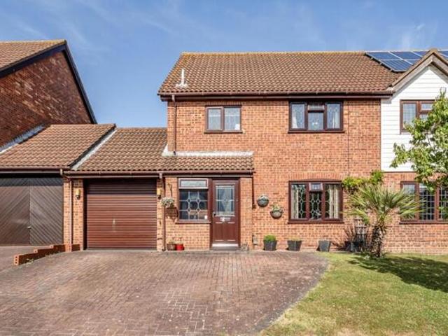 House for sale in Folkestone, Broadmead