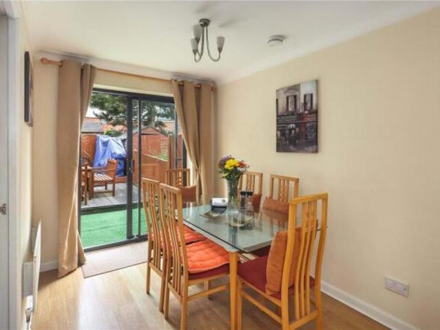 House for rent in Cat Hill