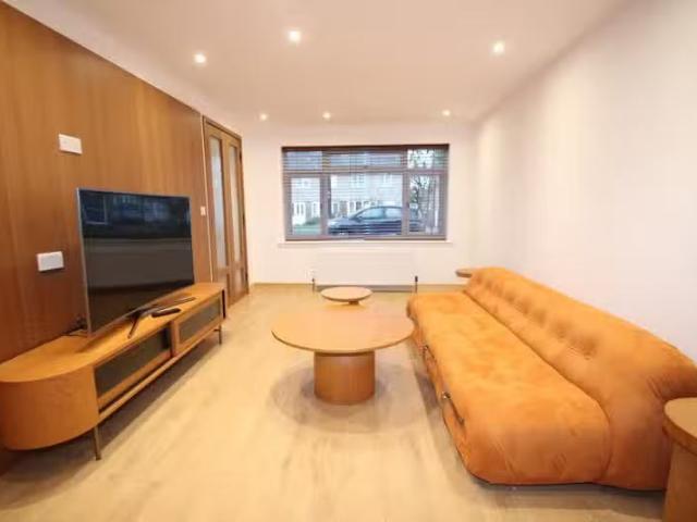 House for rent in Barnes Cray, Greater London
