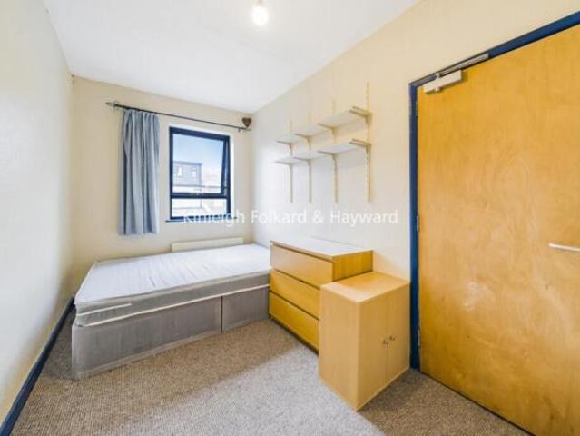 House for rent in Tooting Graveney, Greater London