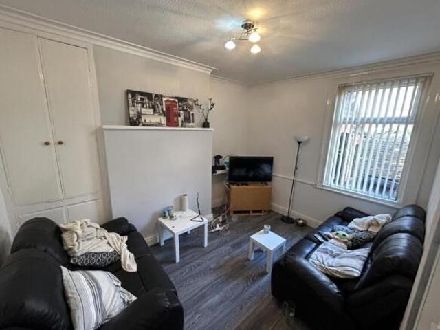 House for rent in Calderstones