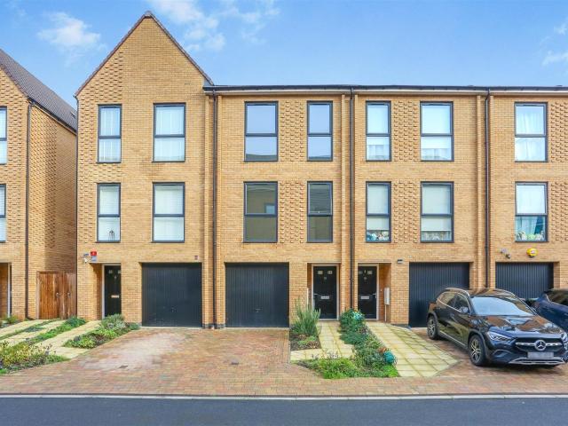 House for rent in Hackbridge, Greater London