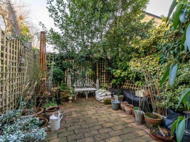House for rent in Cat Hill