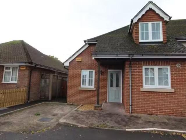 House for rent in Highcliffe