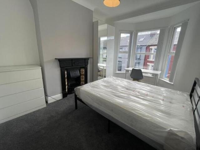 House for rent in Calderstones