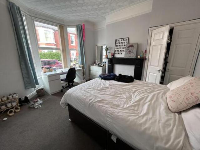 House for rent in Calderstones