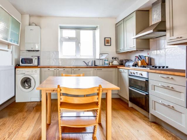 House for rent in Cat Hill