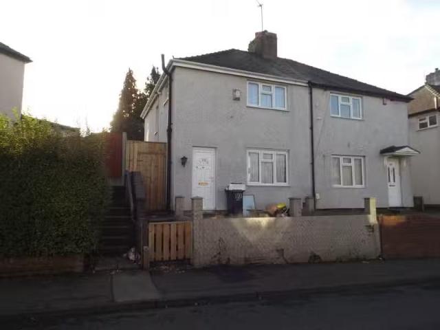 House for rent in Dixons Green, West Midlands