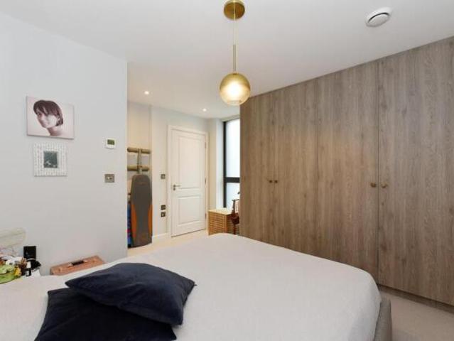 Flat for rent in Acton, Greater London