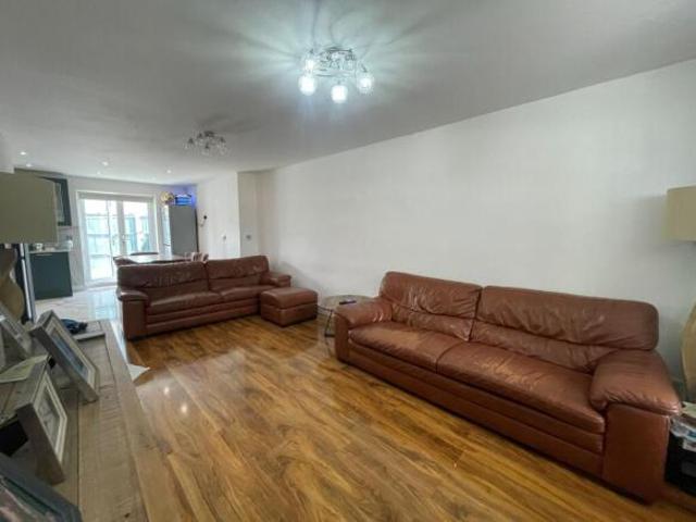 House for rent in Sydenham, Green Close
