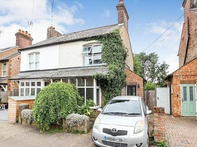 House for rent in Hatching Green, Five Acres
