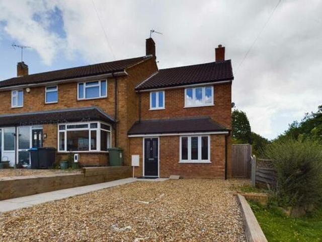 House for rent in Pouchen End, Hertfordshire