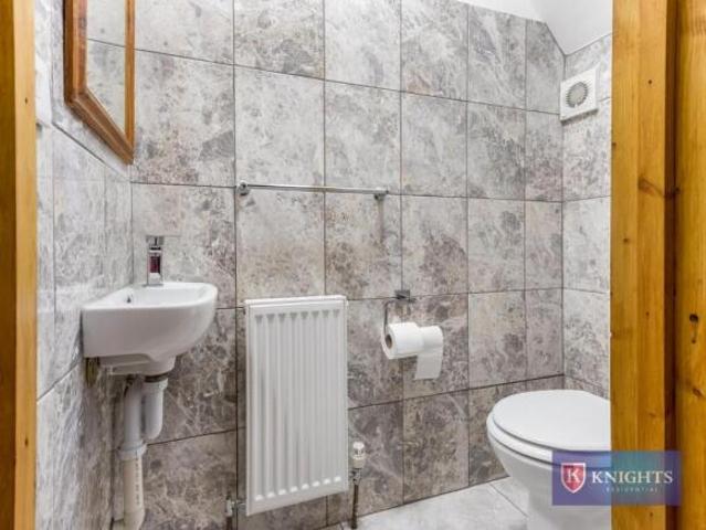 House for rent in Cat Hill