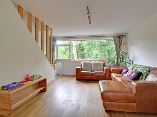 House for rent in Lee