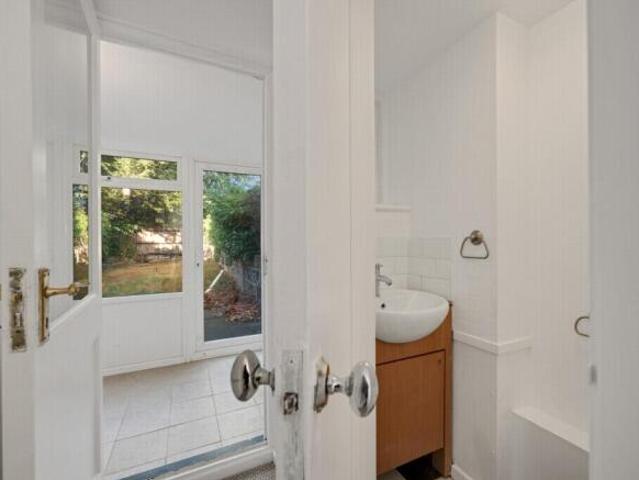 House for rent in Cat Hill