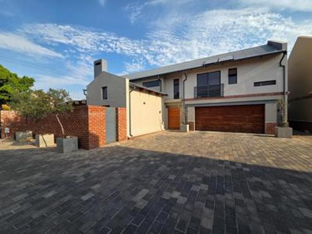 House for rent in Waterkloof, Gauteng