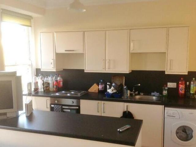 House for rent in Follaton, Strode
