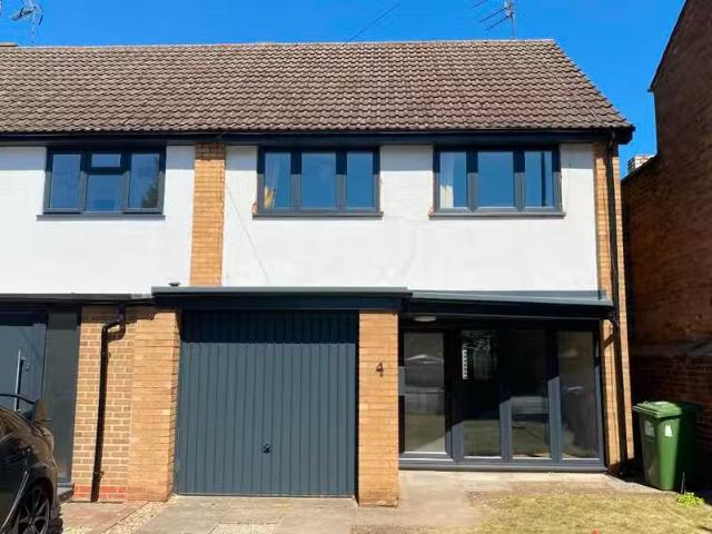 House for rent in Green Close, Warwickshire
