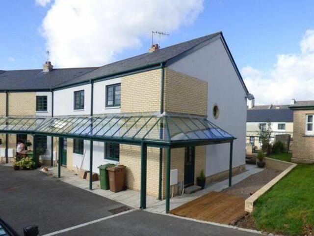 House for rent in Follaton, Strode