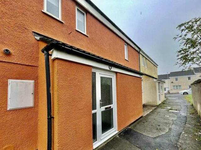 House for rent in Follaton, Strode