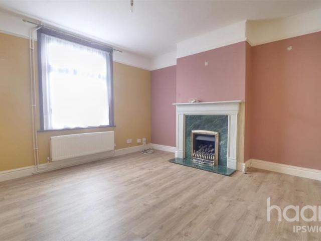 House for rent in Maidenhall, Key Street