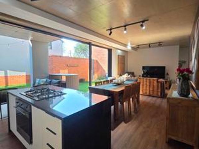 House for rent in Waterkloof, Gauteng