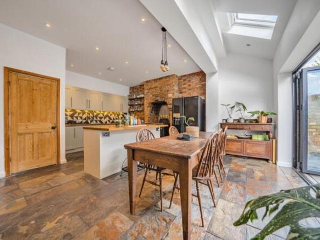 House for rent in Cat Hill, England