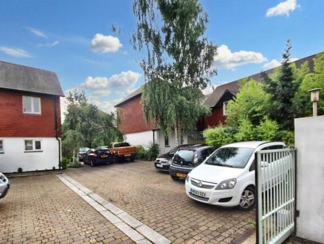 House for rent in Guildford Park, Westborough