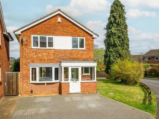 House for rent in Hatching Green, Five Acres