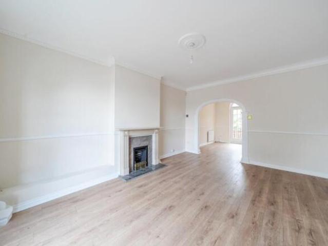 House for rent in Cat Hill, England