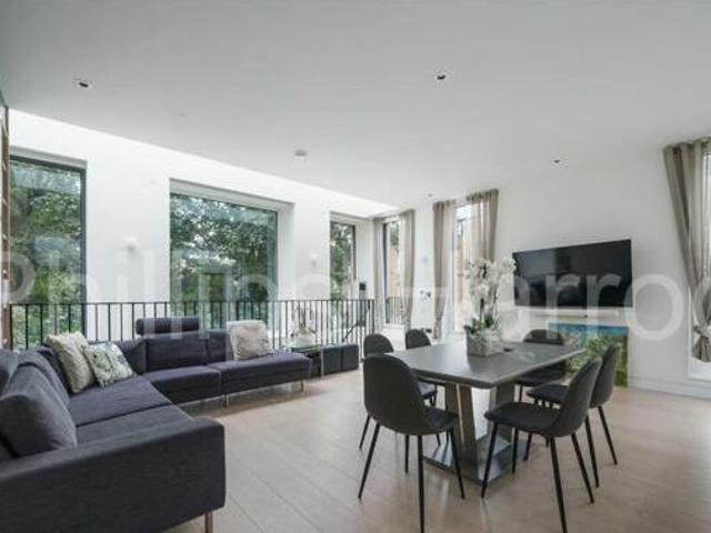 House for sale in London, Greater London