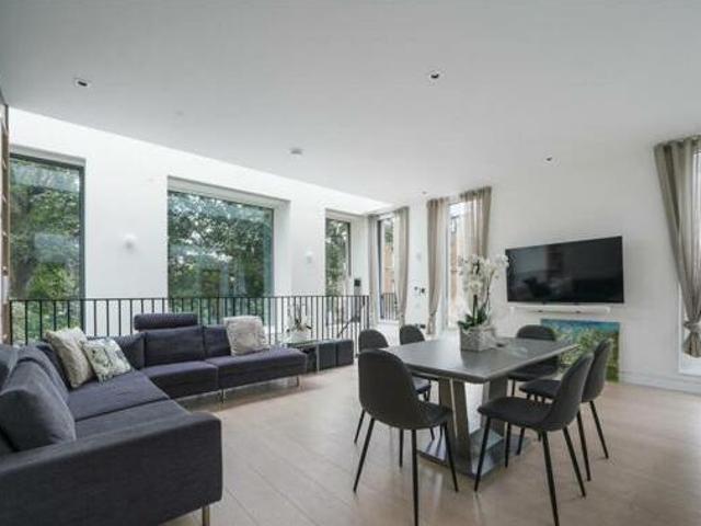House for sale in London, Greater London