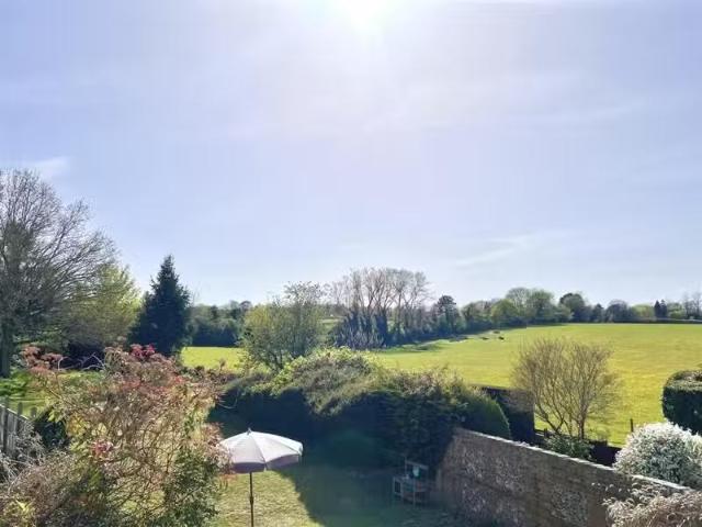 House for rent in Pachesham Park, Surrey