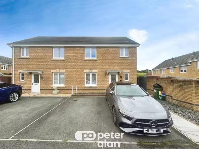 House for rent in Tonyrefail, Coedely
