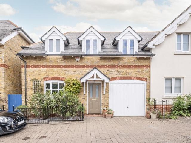 House for sale in Roehampton, Greater London