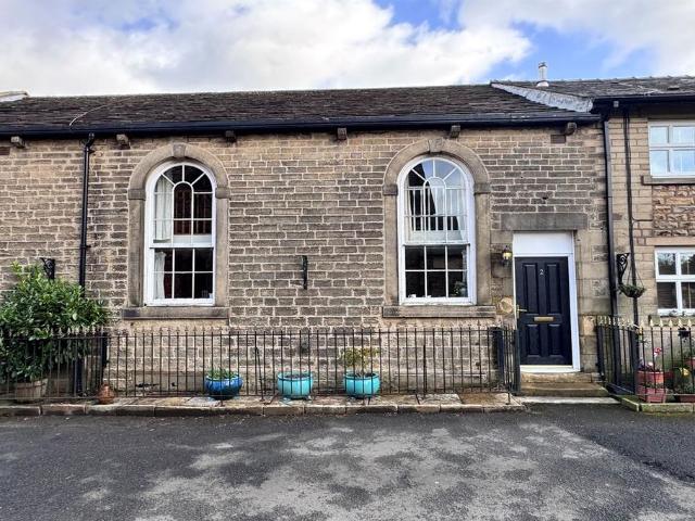 House for sale in Wash, Charlesworth