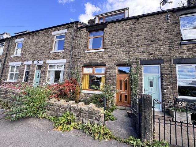 House for sale in Charlesworth, East Midlands