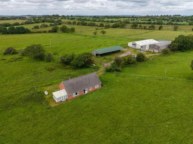 House for sale in Kingsley Moor, Staffordshire