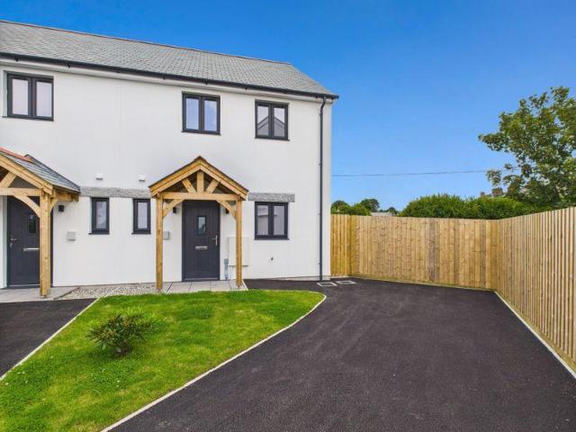 House for sale in Mount Ambrose, Cornwall