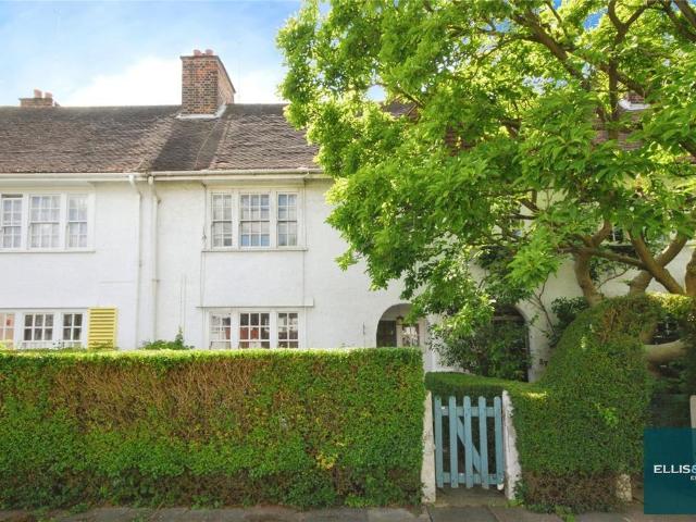 House for sale in Temple Fortune, Cat Hill