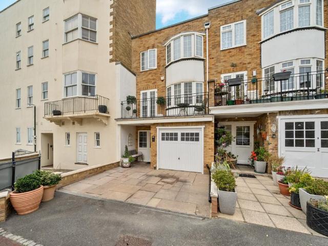 House for sale in Kemptown, Brighton & Hove