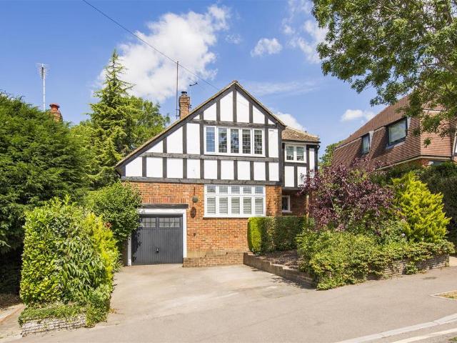 House for sale in The Butts, Kent