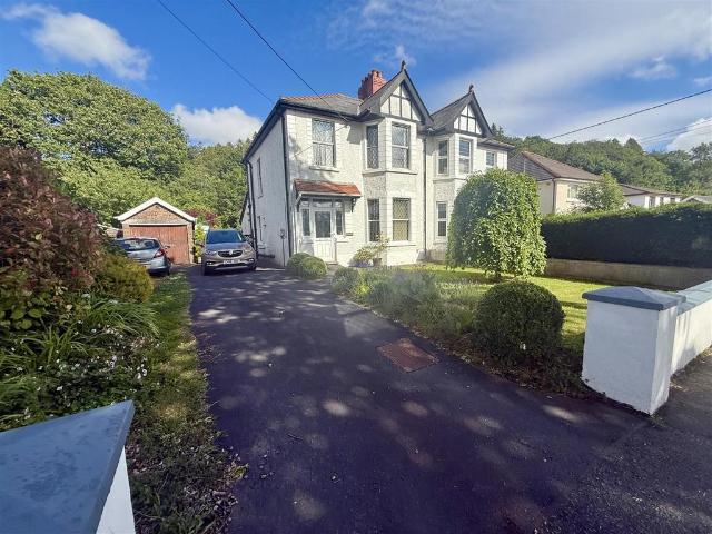 House for sale in Llanybydder, Wales