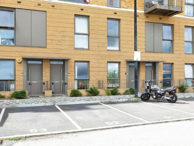 House for sale in Brompton, Gillingham