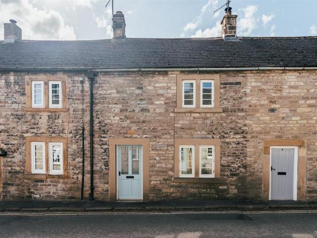 House for sale in Froggatt, East Midlands