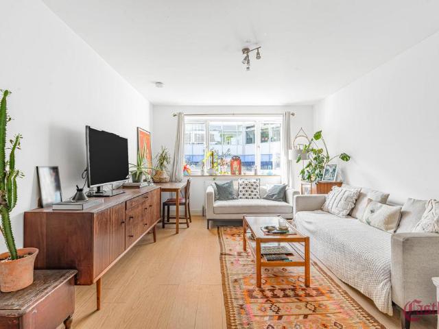House for sale in South Hackney, Greater London