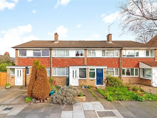 House for sale in Charlton, Greater London