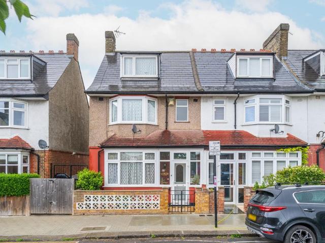 House for sale in Furzedown, Greater London